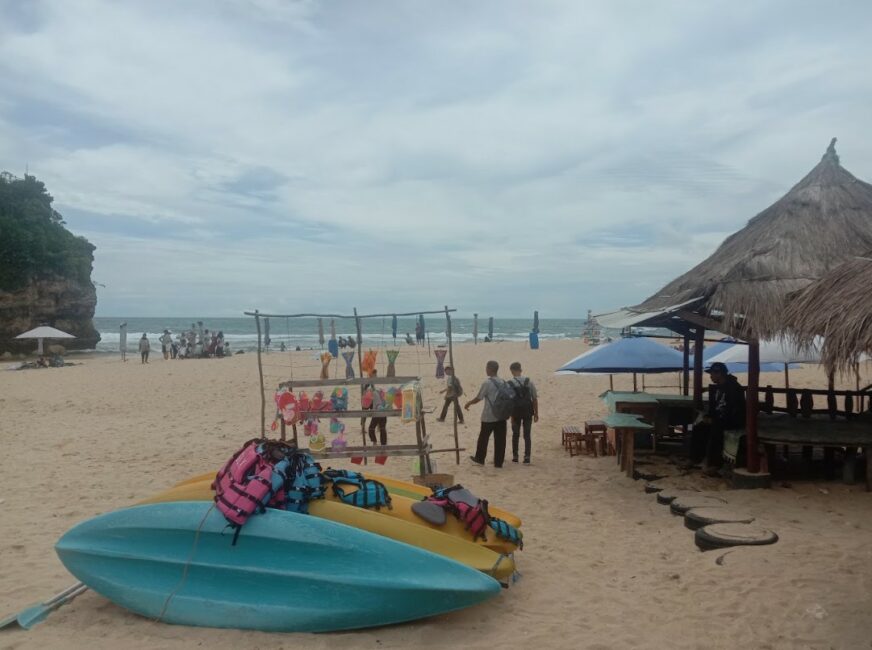 Pantai Drini Yogyakarta