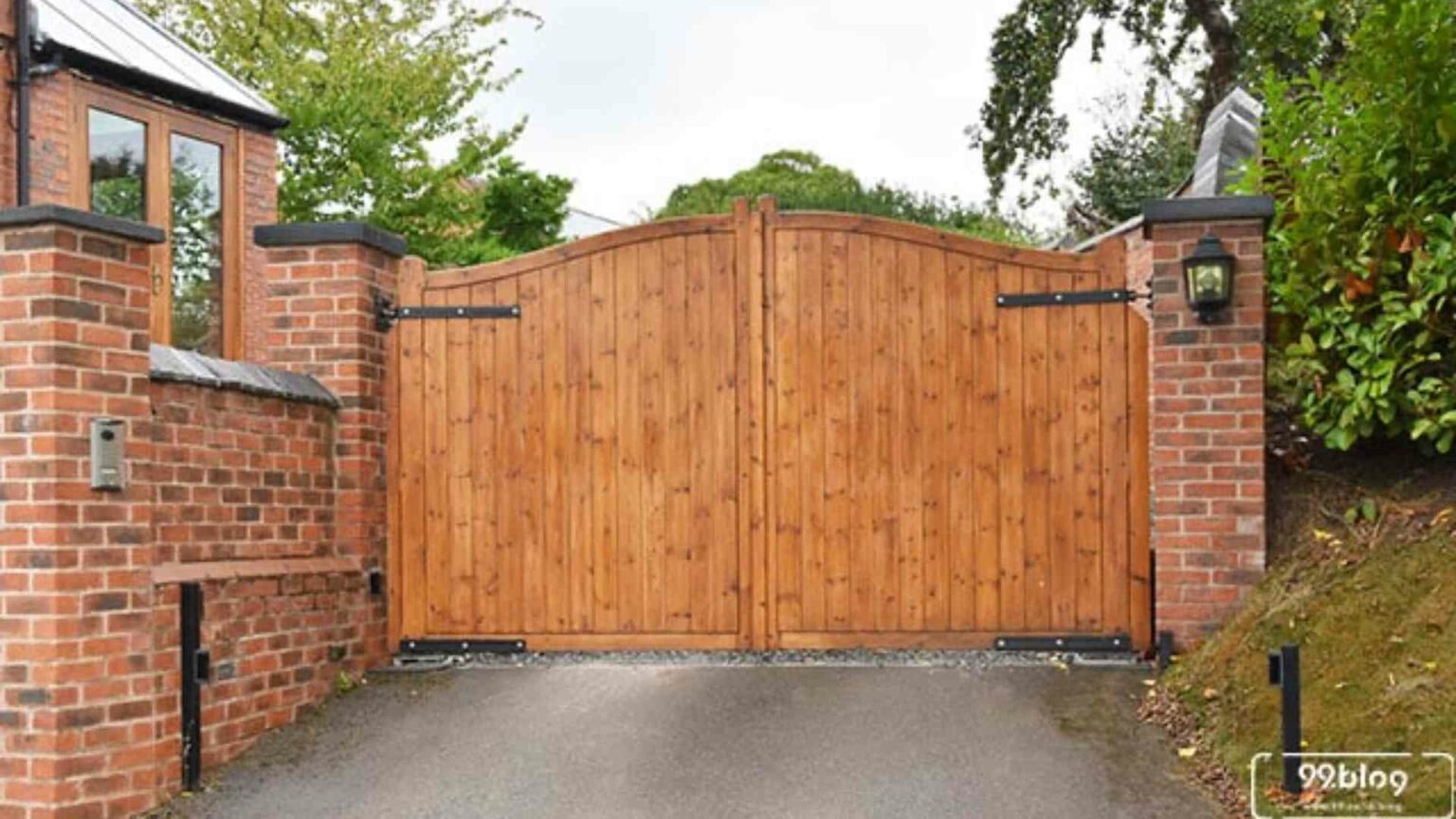 Desain Pagar Lipat Modern kayu Jati Hyarta