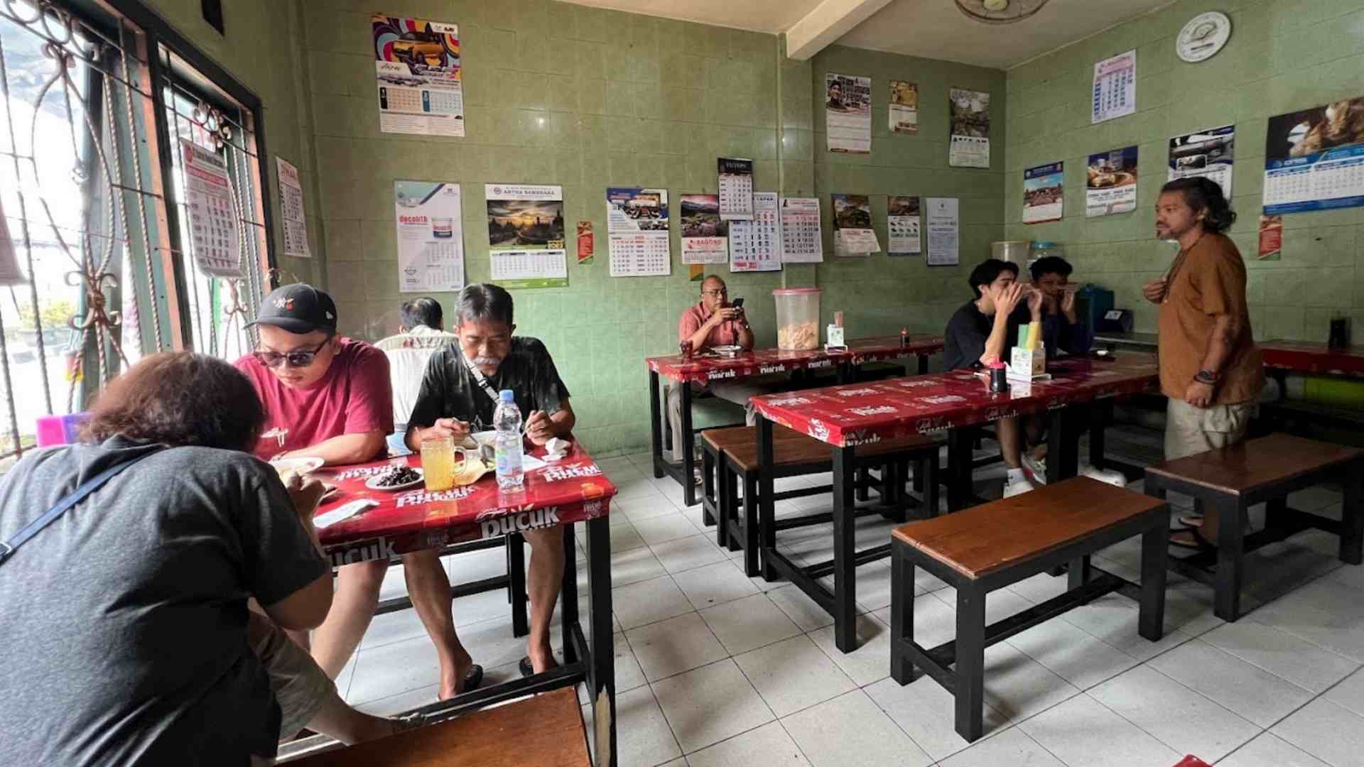 Menu Kuliner Sop Empal Bu Haryoko